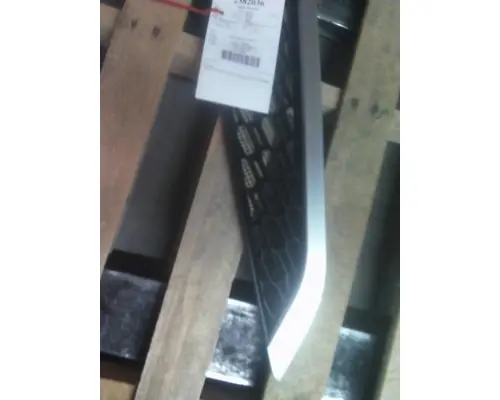 VOLVO VNL HOOD, SECTION