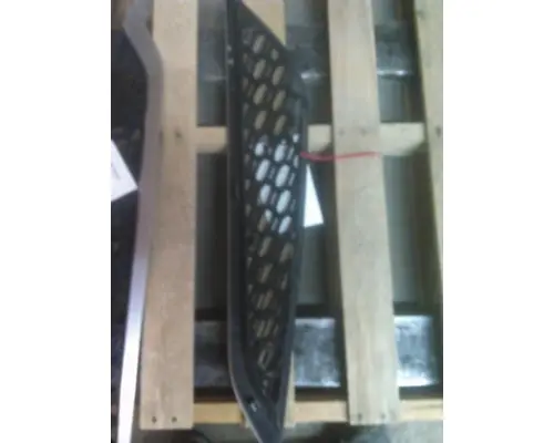 VOLVO VNL HOOD, SECTION