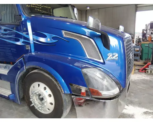 VOLVO VNL HOOD HINGE