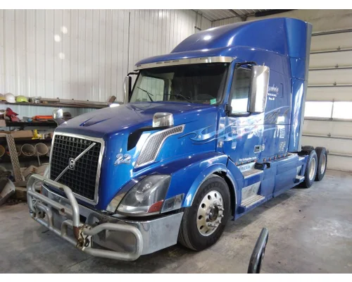 VOLVO VNL HOOD ORNAMENT