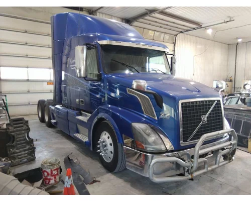 VOLVO VNL HOOD ORNAMENT