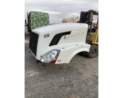 VOLVO VNL HOOD