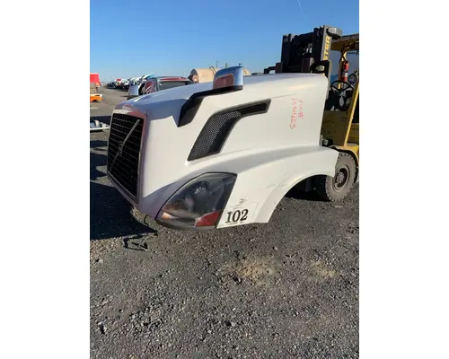 VOLVO VNL HOOD
