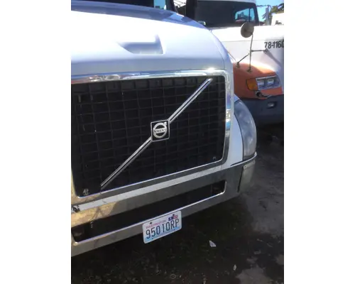 VOLVO VNL HOOD