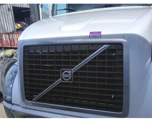 VOLVO VNL HOOD