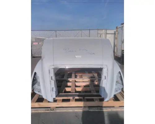 VOLVO VNL HOOD