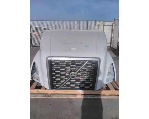 VOLVO VNL HOOD