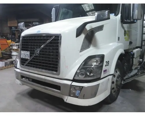 VOLVO VNL HOOD