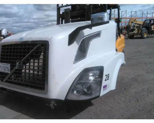 VOLVO VNL HOOD