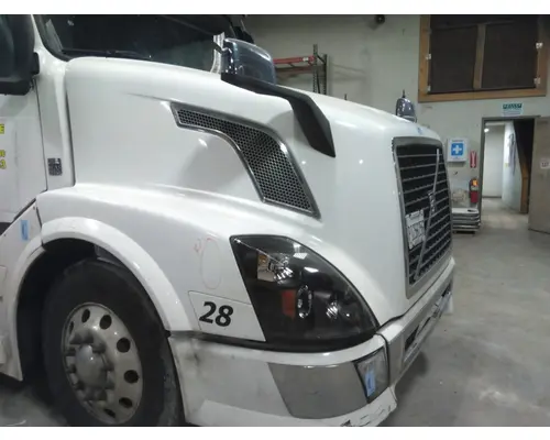VOLVO VNL HOOD
