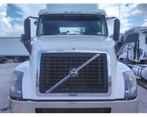 VOLVO VNL HOOD