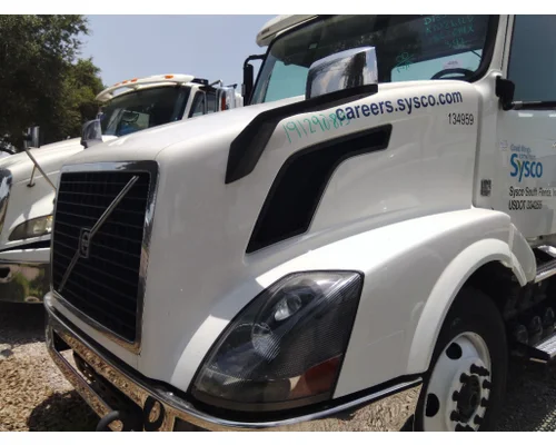 VOLVO VNL HOOD