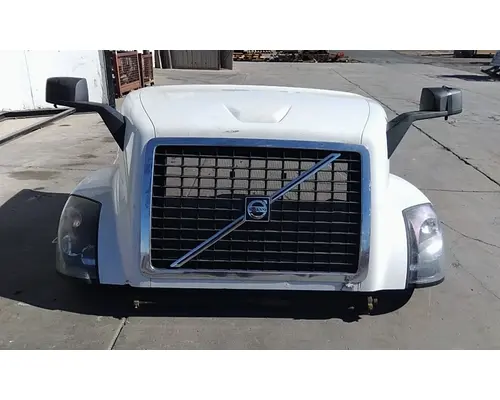 VOLVO VNL HOOD