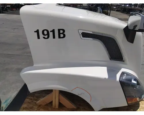 VOLVO VNL HOOD