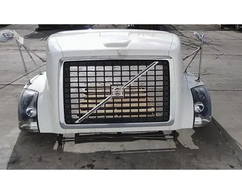 VOLVO VNL HOOD