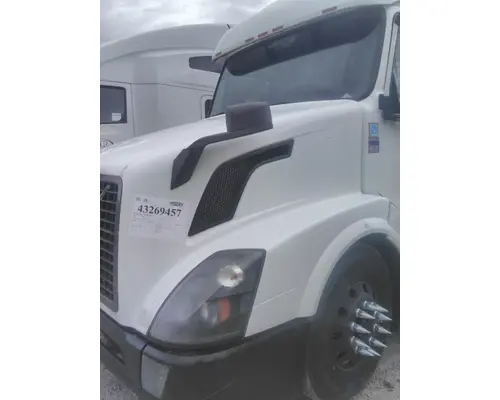 VOLVO VNL HOOD