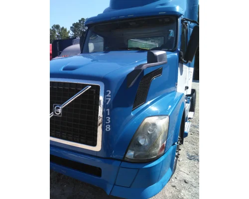 VOLVO VNL HOOD