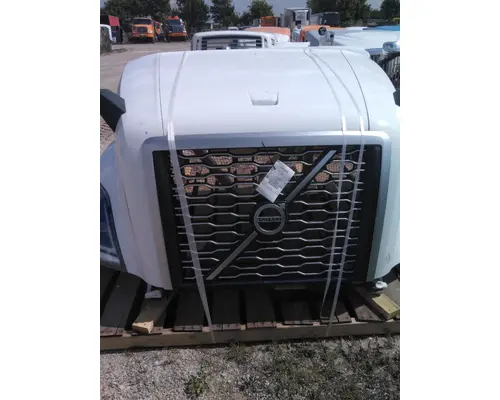 VOLVO VNL HOOD