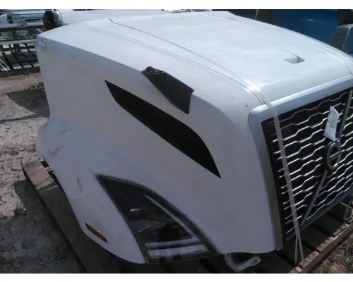 VOLVO VNL HOOD
