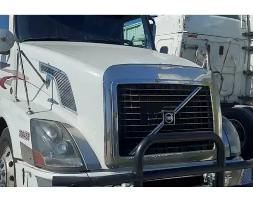 VOLVO VNL HOOD