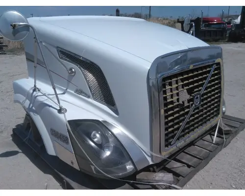 VOLVO VNL HOOD