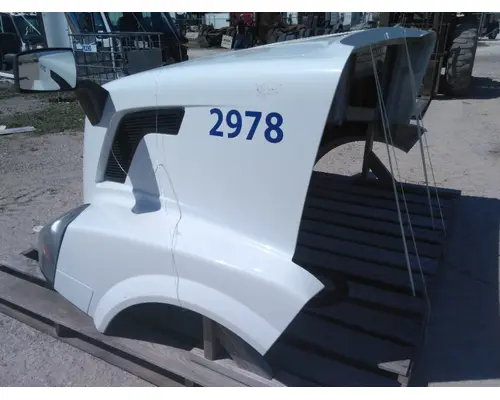 VOLVO VNL HOOD