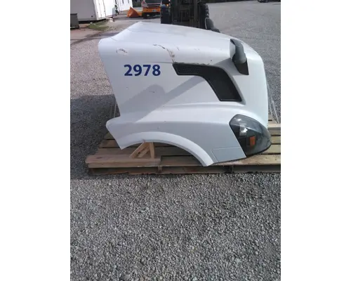 VOLVO VNL HOOD
