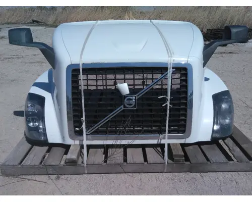 VOLVO VNL HOOD