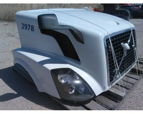VOLVO VNL HOOD