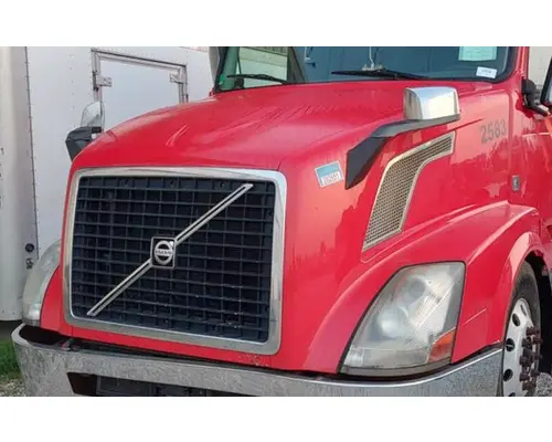 VOLVO VNL HOOD