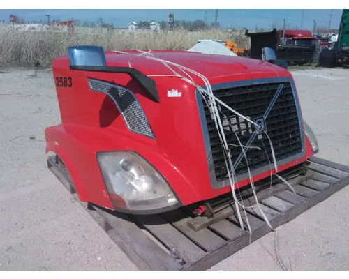 VOLVO VNL HOOD