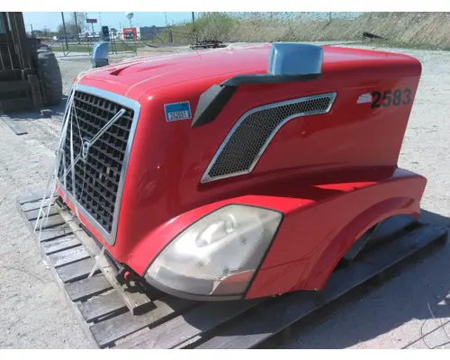 VOLVO VNL HOOD