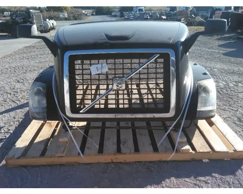 VOLVO VNL HOOD