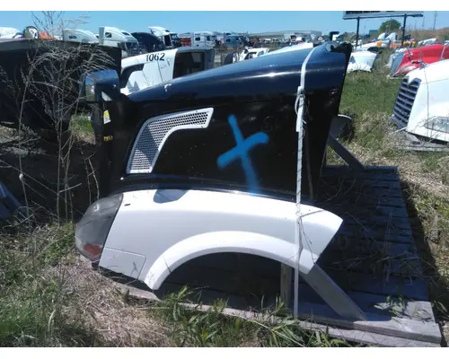 VOLVO VNL HOOD