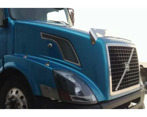 VOLVO VNL HOOD