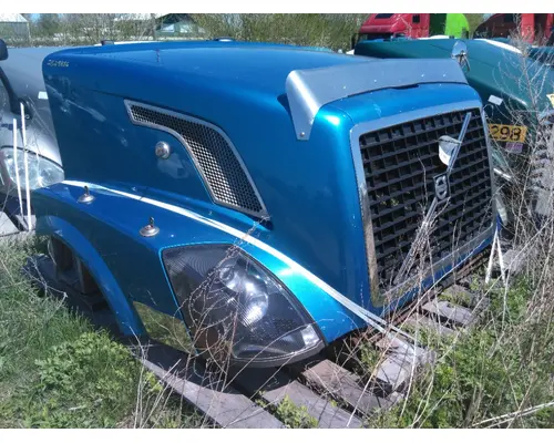 VOLVO VNL HOOD