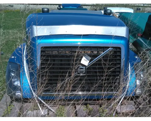 VOLVO VNL HOOD
