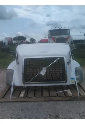 VOLVO VNL HOOD