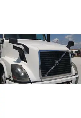 VOLVO VNL HOOD