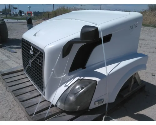 VOLVO VNL HOOD