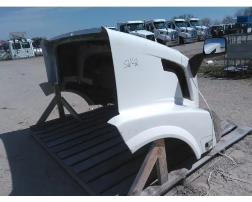 VOLVO VNL HOOD