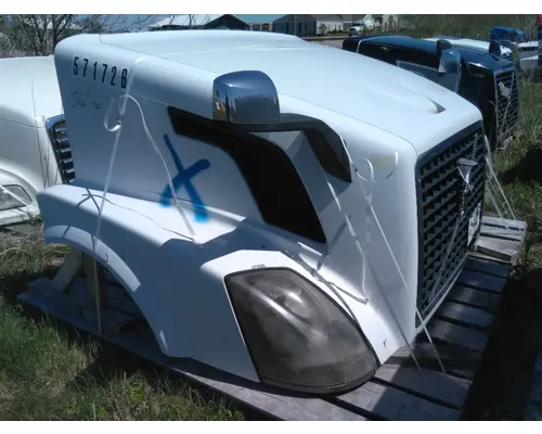 VOLVO VNL HOOD