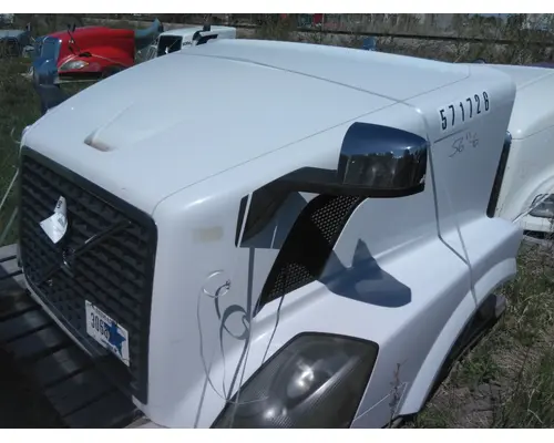 VOLVO VNL HOOD
