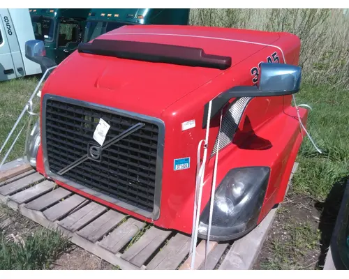 VOLVO VNL HOOD