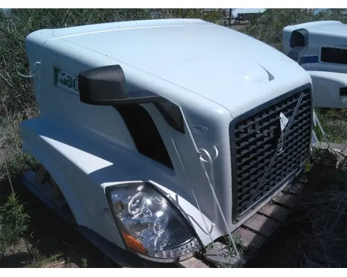 VOLVO VNL HOOD