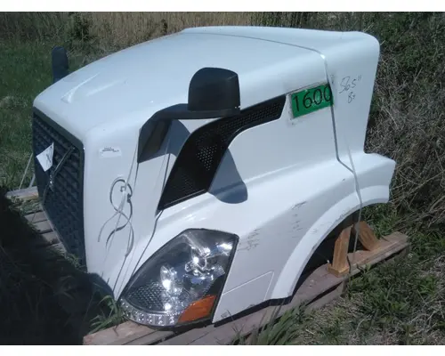 VOLVO VNL HOOD