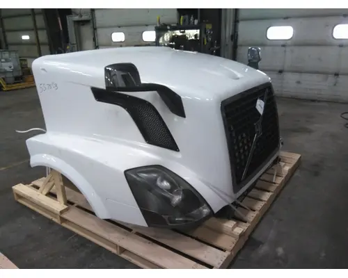 VOLVO VNL HOOD