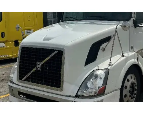VOLVO VNL HOOD