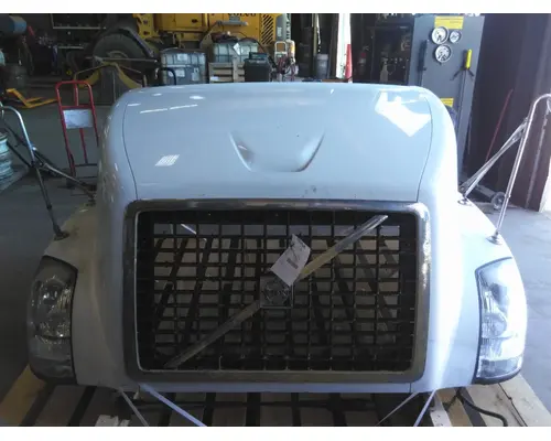 VOLVO VNL HOOD