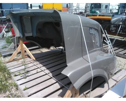 VOLVO VNL HOOD